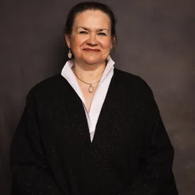 Klavierlehrerin Irina Hasert